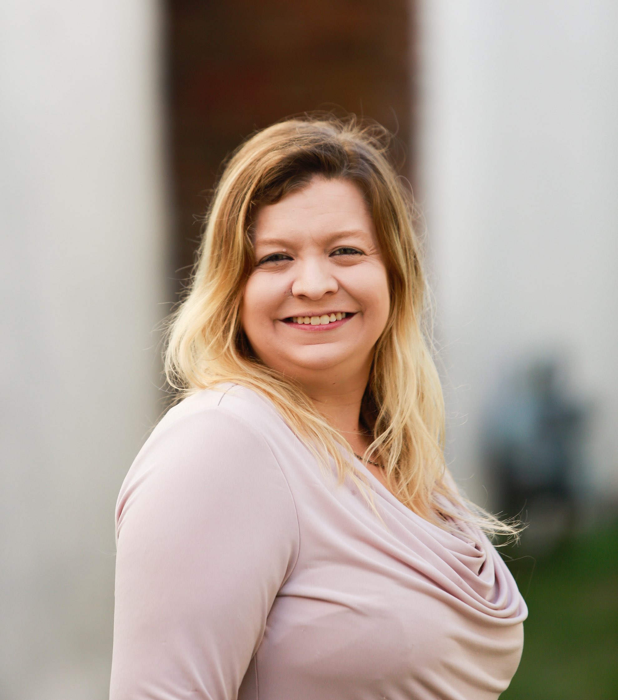 Mollie Davis smiling in her campaign headshot